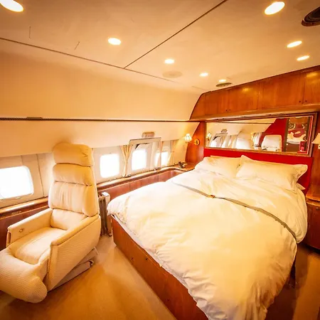 Úszó hotel Boeing 727 Airliner Private Jet *