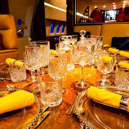 Boeing 727 Airliner Private Jet Bådhotel Bristol