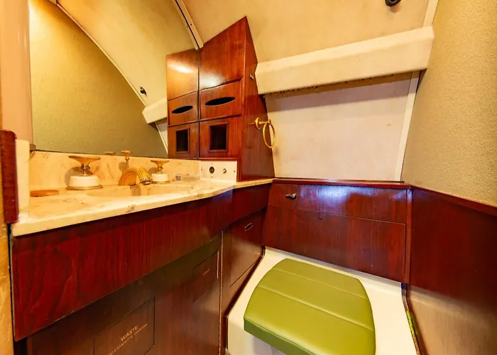 Botel Boeing 727 Airliner Private Jet *