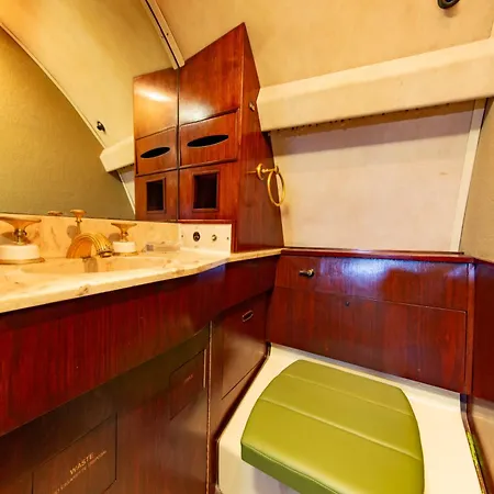 Botel Boeing 727 Airliner Private Jet *