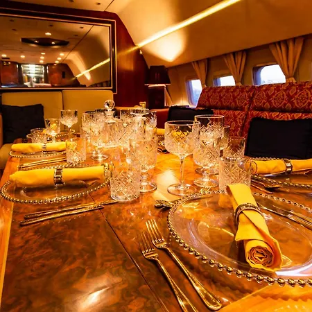 Boeing 727 Airliner Private Jet בריסטול