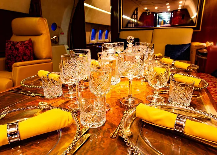 Boeing 727 Airliner Private Jet Hotel en barco Bristol